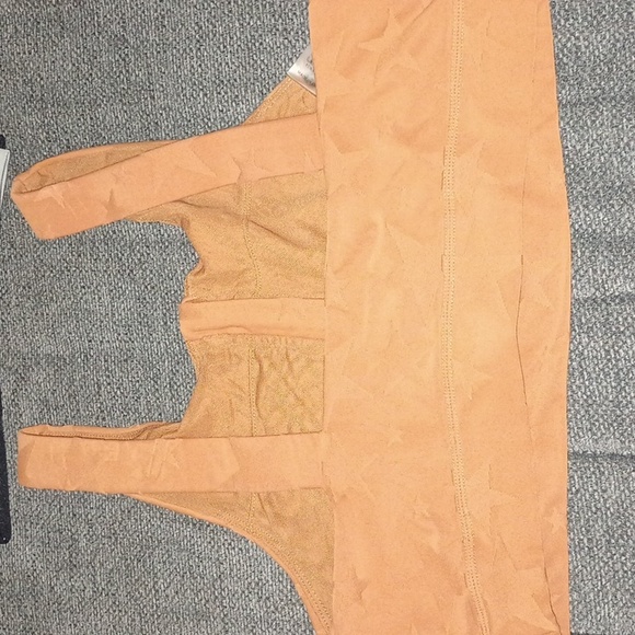 Mono B zipper front stars sports bra - Picture 3 of 4